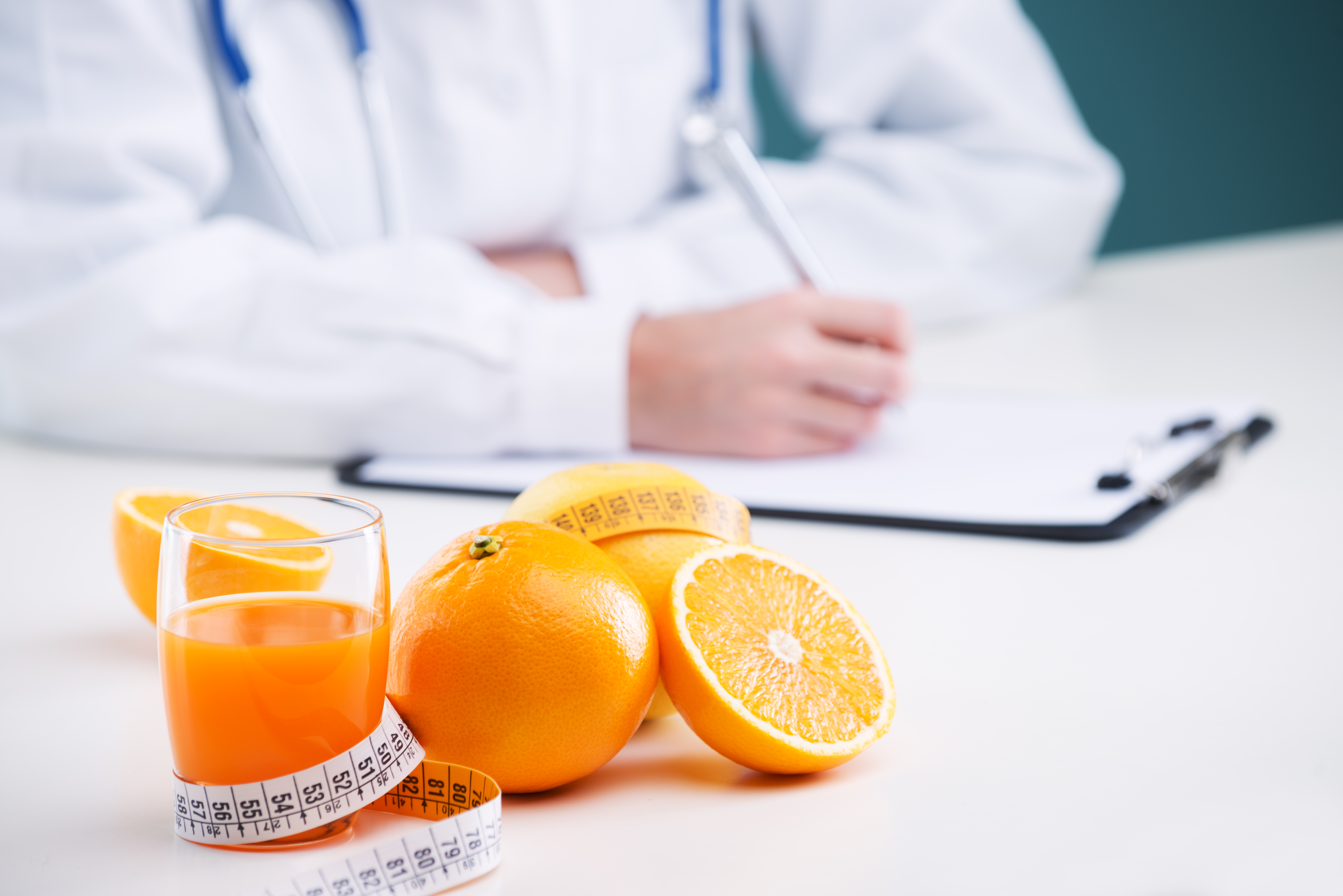 La importancia de la vitamina C en personas fumadoras