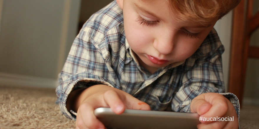 AUCAL Bussines School Blog educacion Las consecuencias no contadas del uso de la tecnología en menores