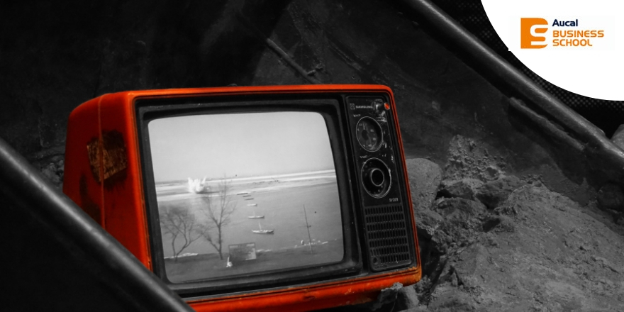 AUCAL Bussines School Blog educacion La televisión: su evolución y su rol en la educación