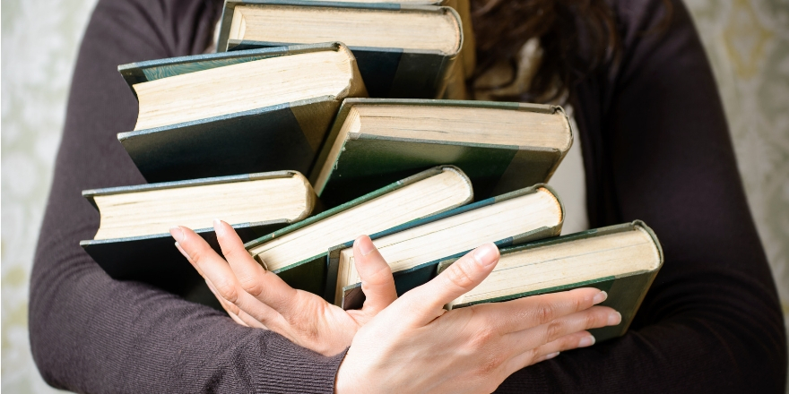 AUCAL Bussines School Blog educacion Libros de texto en el sistema escolar, ¿exceso o necesidad?